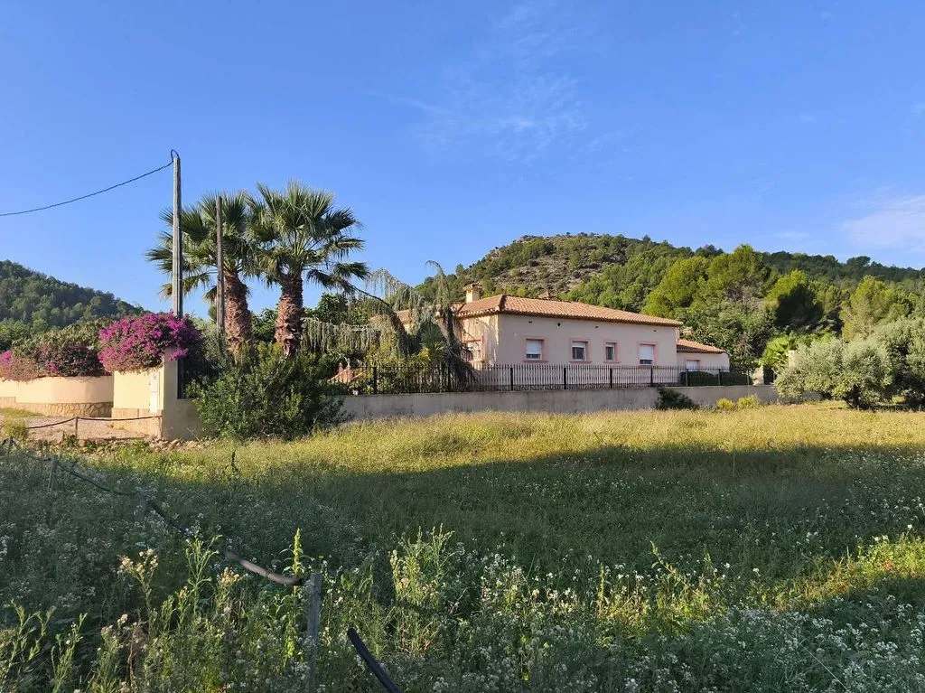 Exterior - Single-Story Villa with Pool in Jalón, Valencia