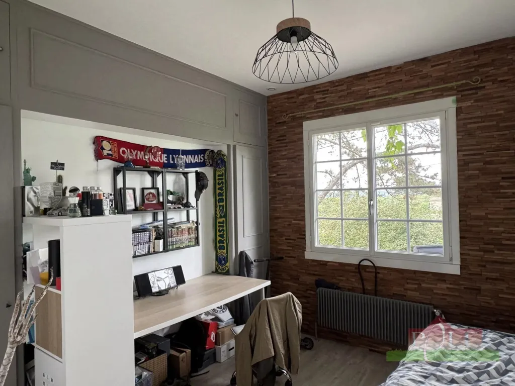 Chambres - Villa de 9 Pièces avec Piscine à Vienne