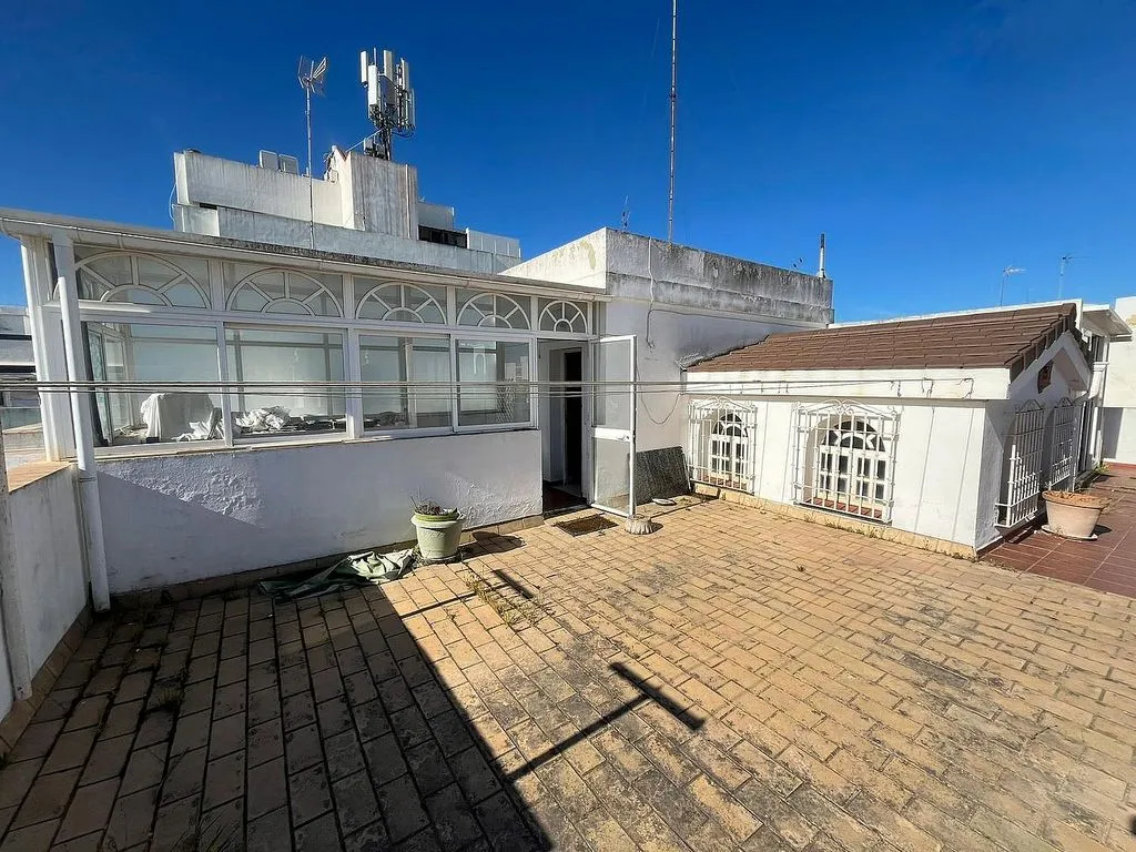 Terrazza - City Centre Flat with Private Rooftop in Central City