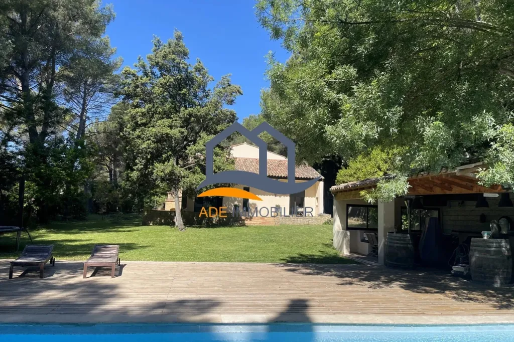 Piscine - Maison de Caractère avec Piscine à Éguilles