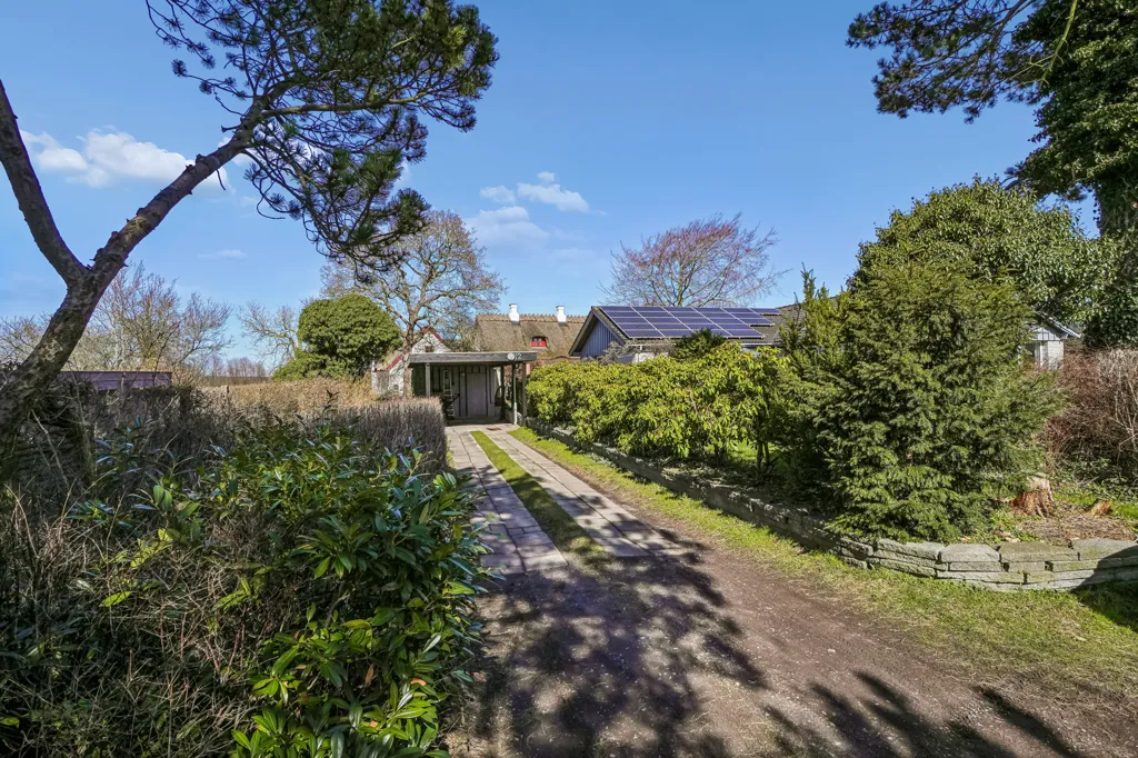 Jardin - 1970s Villa with Garden in Ramløse