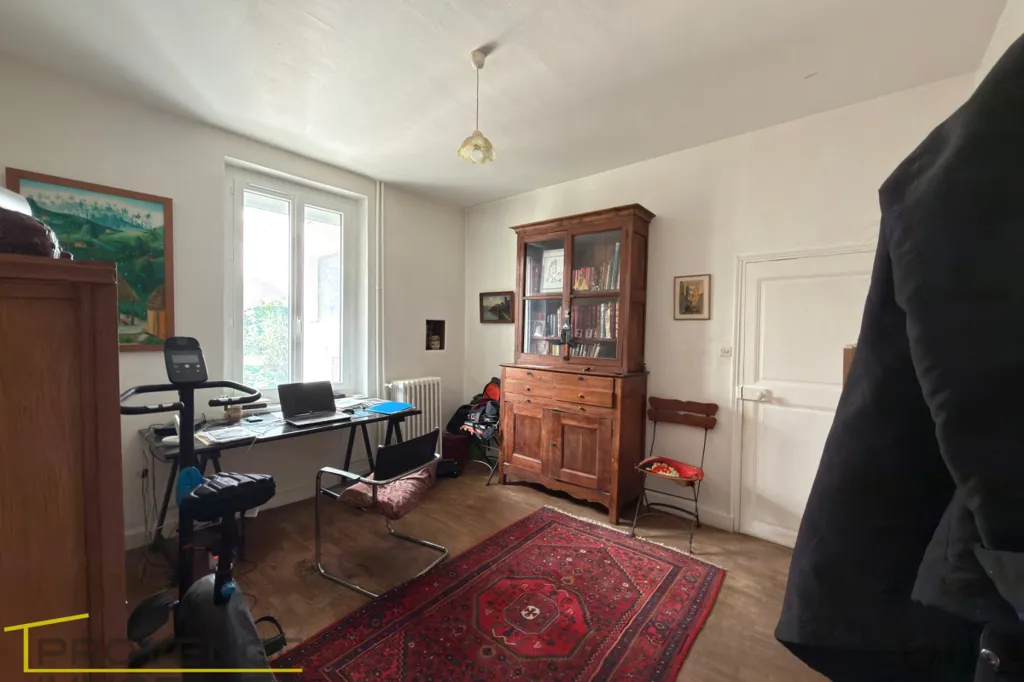 Bureau - Maison de 9 Pièces avec Piscine à Montélimar