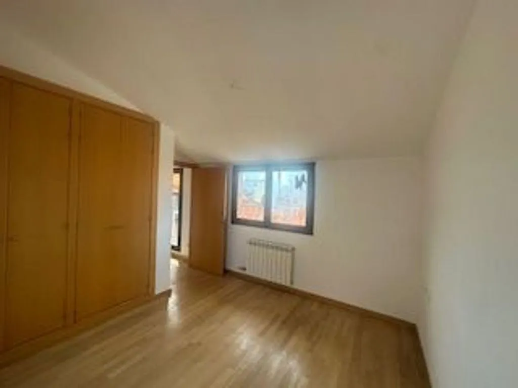 Chambres - Duplex with Terrace and Balcony in Terrassa Centre