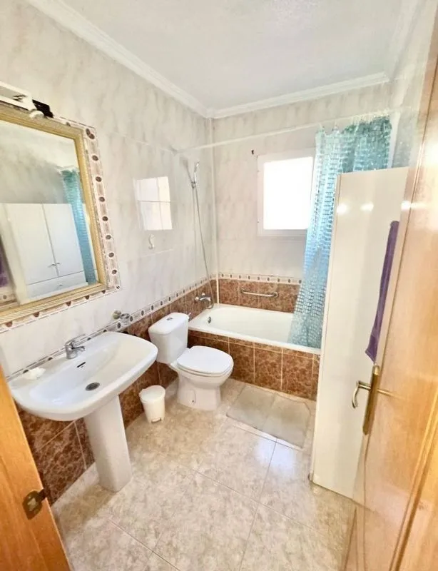 Salles de bain - Semi-Detached House with Pool in Altos - La Florida
