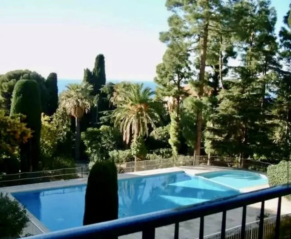 Piscine - Appartement avec Vue Mer et Terrasses à Cap d’Ail