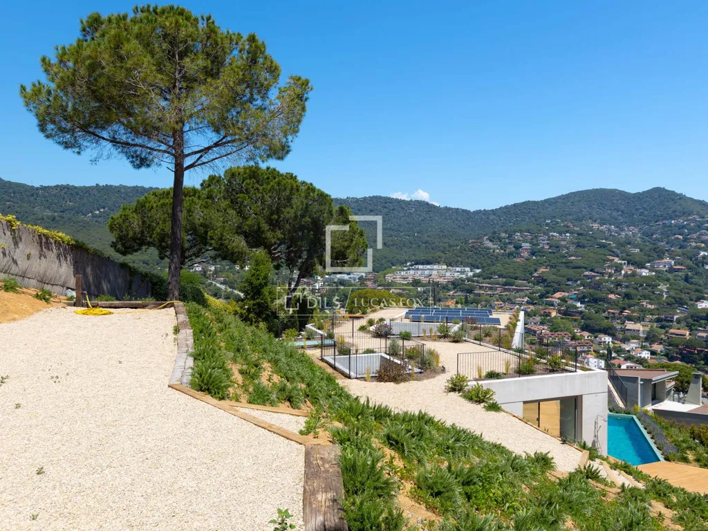 Aed - New Build Villa with Sea View in Cabrils