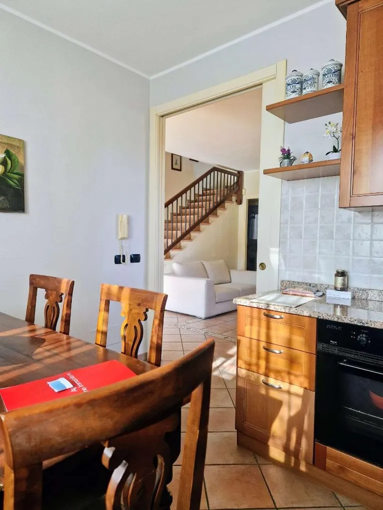 Sala da pranzo - Corner Semi-Detached Villa with Garden in Rubiera