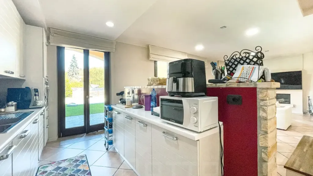 Cuisine - Luxury Villa with Pool in Brovello-Carpugnino