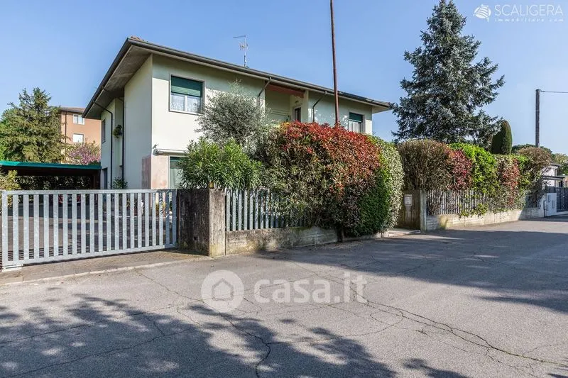 Extérieur - Minimalist Villa with Private Garden in Legnago