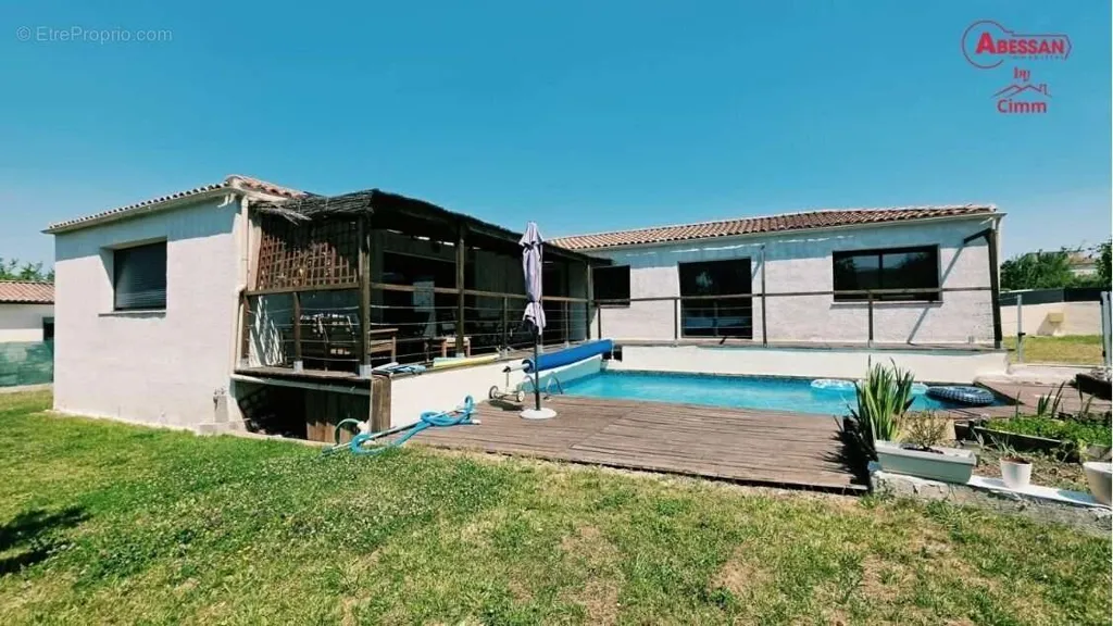 Piscina - Contemporary House with Pool in Lédignan