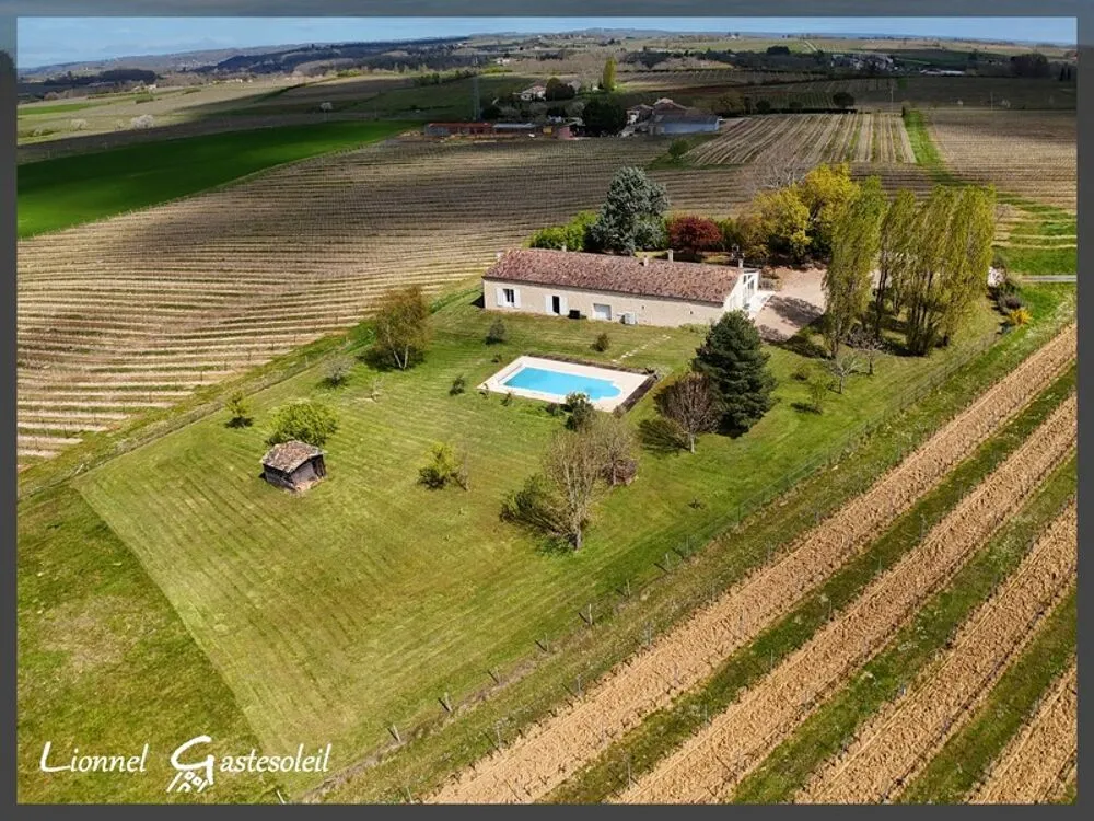 Õhuvaade - Charming Stone House with Pool in Gironde