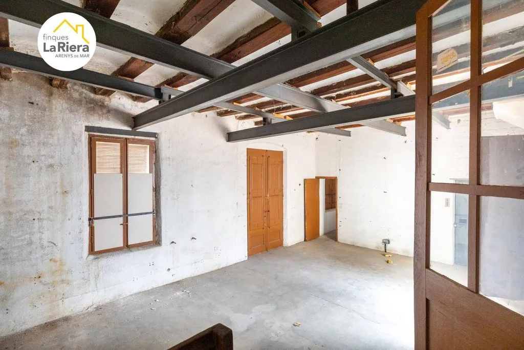Pièces - Converted Factory House in Arenys de Mar