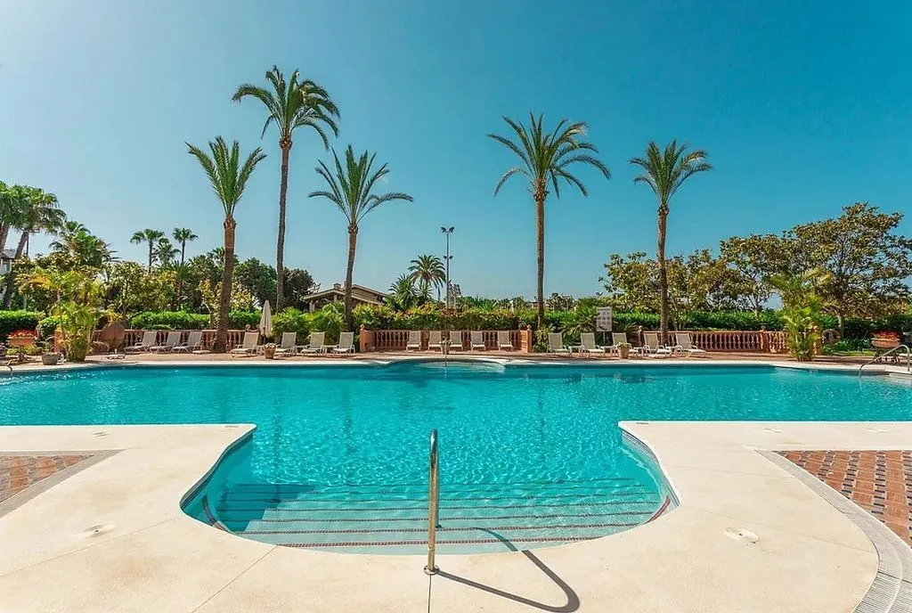 Bassein - Duplex with Pool in Marbella's Golden Mile