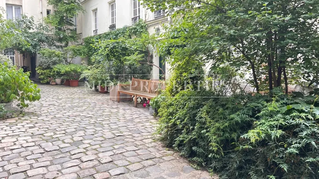 Jardin - Duplex avec Poutres Apparentes près du Bon Marché, Paris 6ème