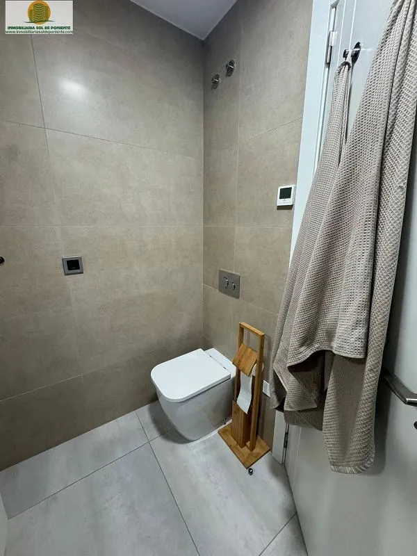 Vannitoad - Modern Apartment with Pool in Poniente Beach