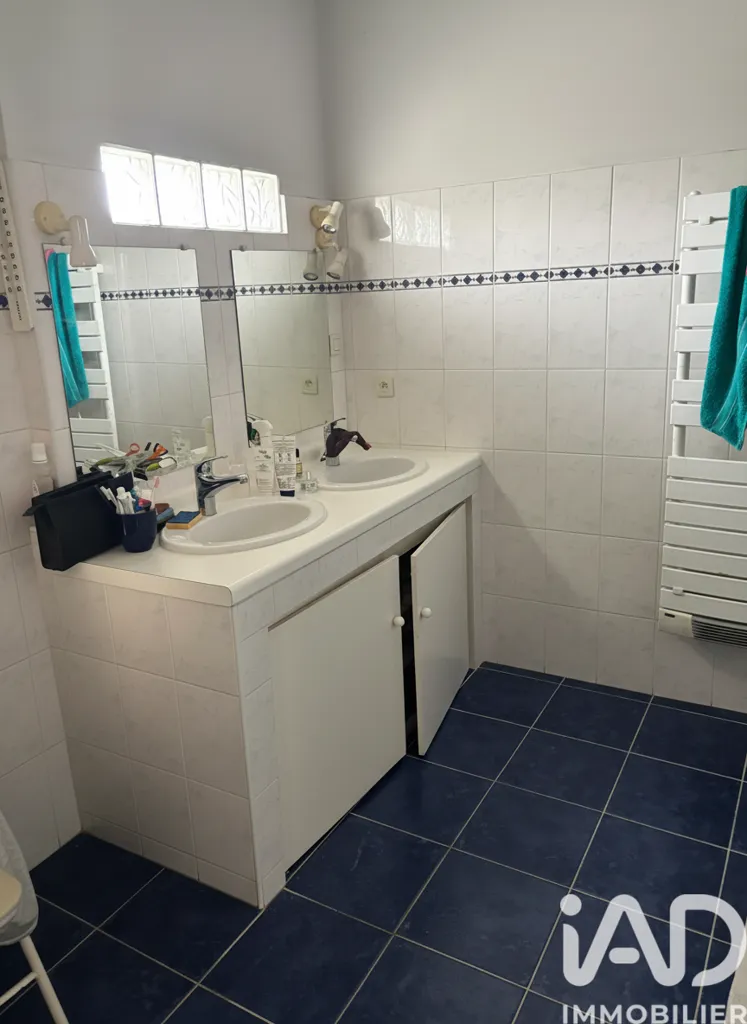 Vannitoad - House with Garden and Garage in Saint-Chamond