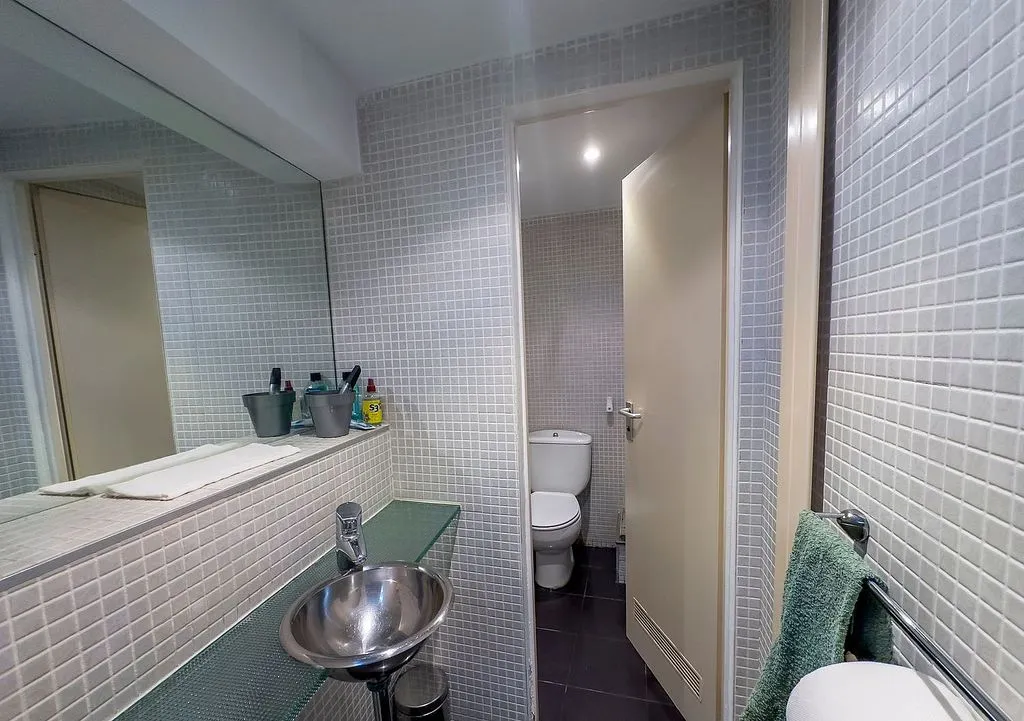 Salles de bain - Modern Flat with Street Views in Vitoria Centre