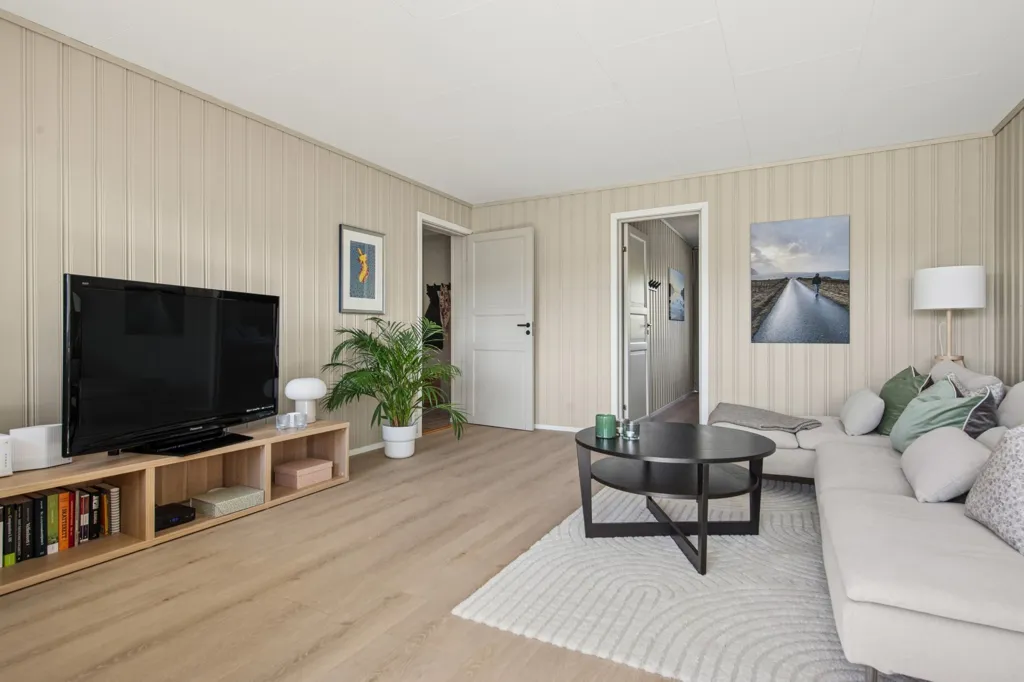 Séjour - 2-Bedroom Apartment with Balcony in Randgård