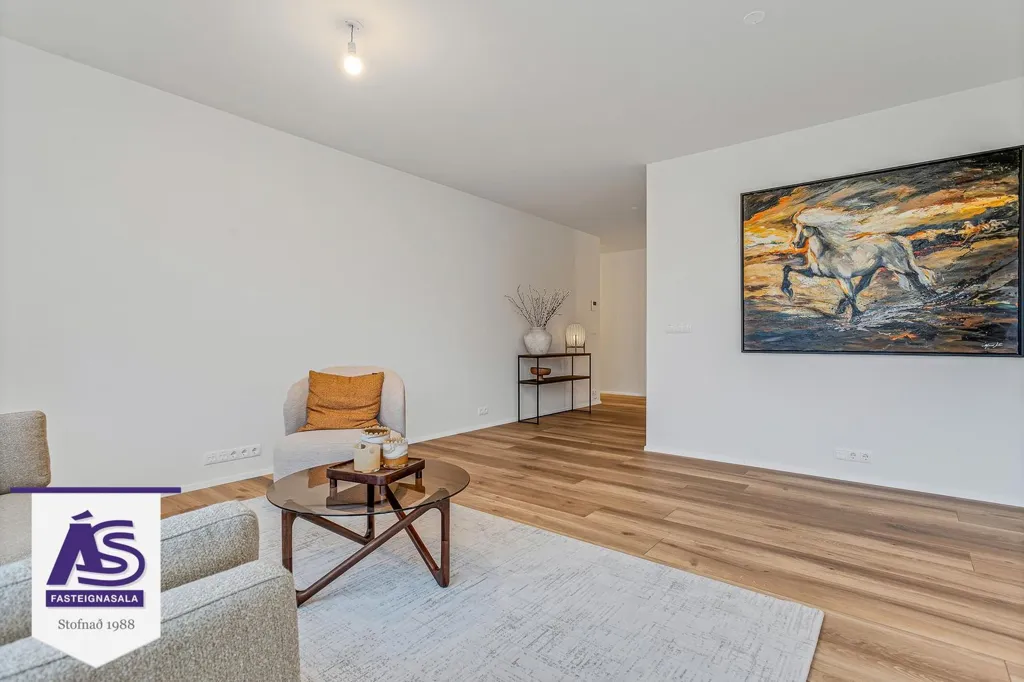 Soggiorno - New 2-4 Bed Apartments with Elevator in Skarðshlíð