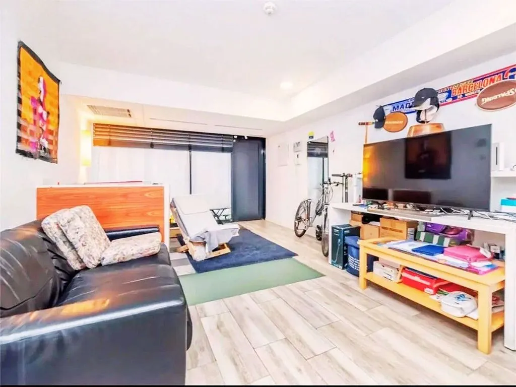 Soggiorno - Modern Loft with Garage in Industrial Zone