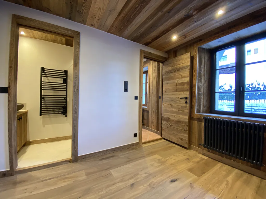 Toad - Renovated Apartment with River View in Megève