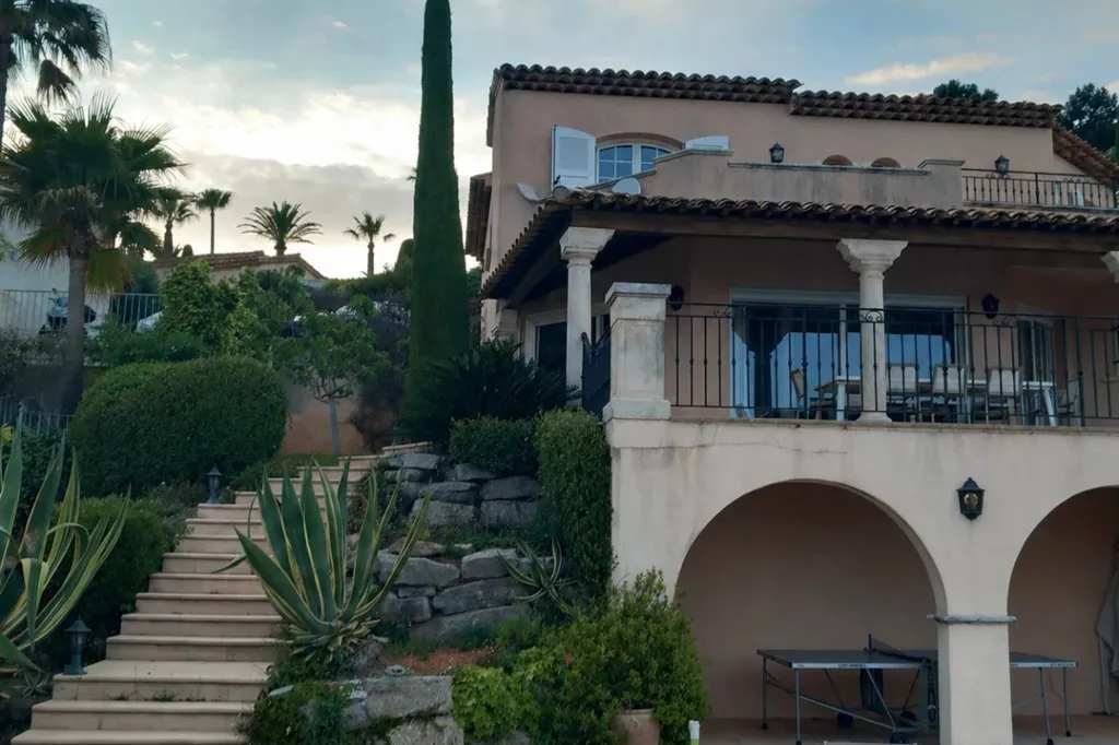 Välivaade - Villa with Sea View in Théoule-sur-Mer