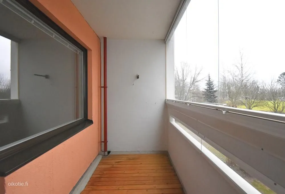 Balcone - 3-Bedroom Apartment with River View in Imatra