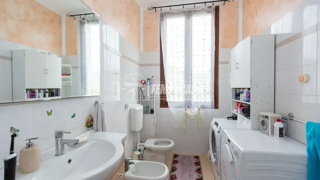 Vannitoad - Spacious Trilocale with Parking in Brescia