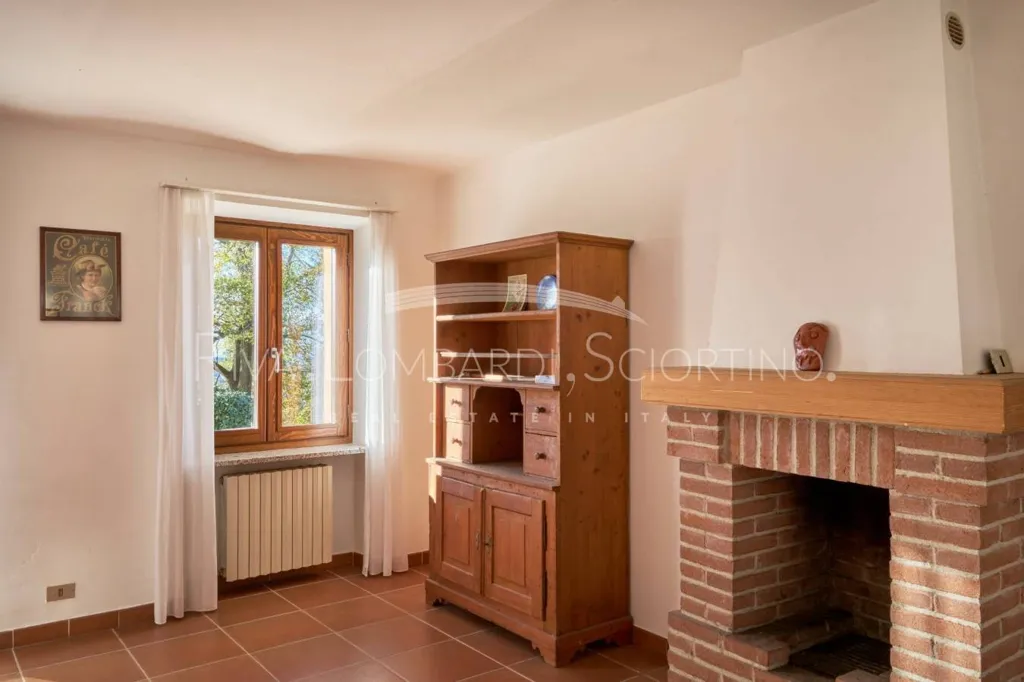 Elutuba - Casale with Vigneto in Mango, Langhe