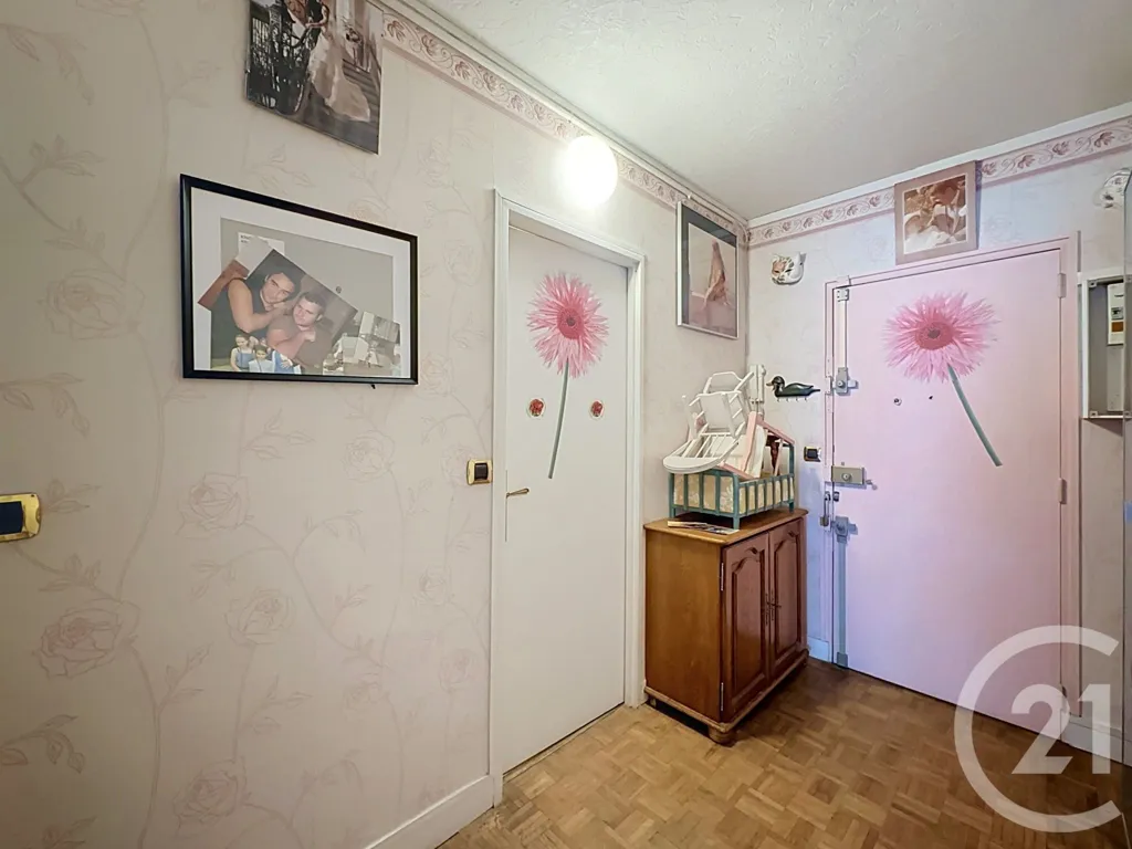Esik - Studio with Balcony in Villejuif Centre