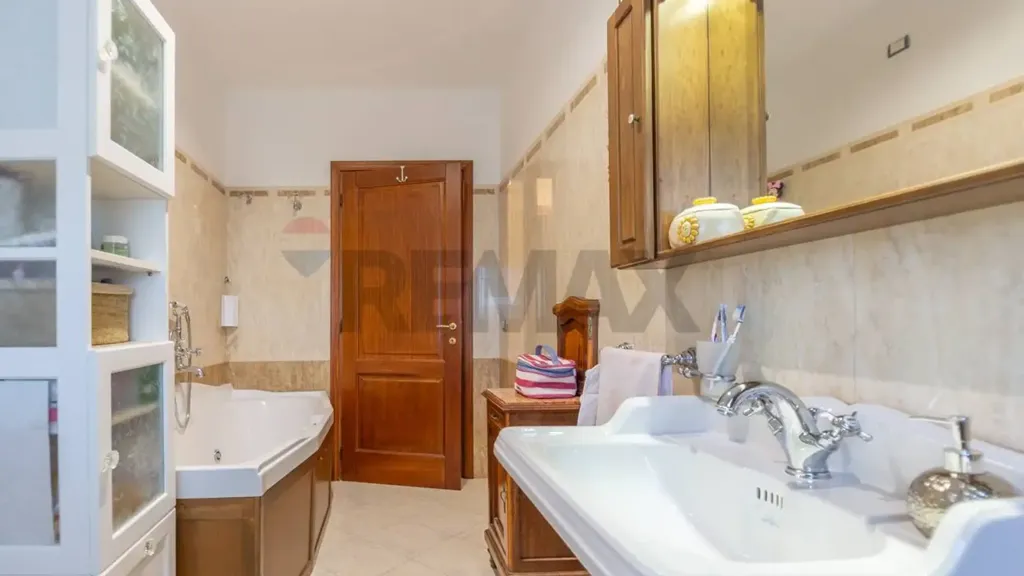 Salles de bain - Contemporary Villa with Panoramic Views in Chieti