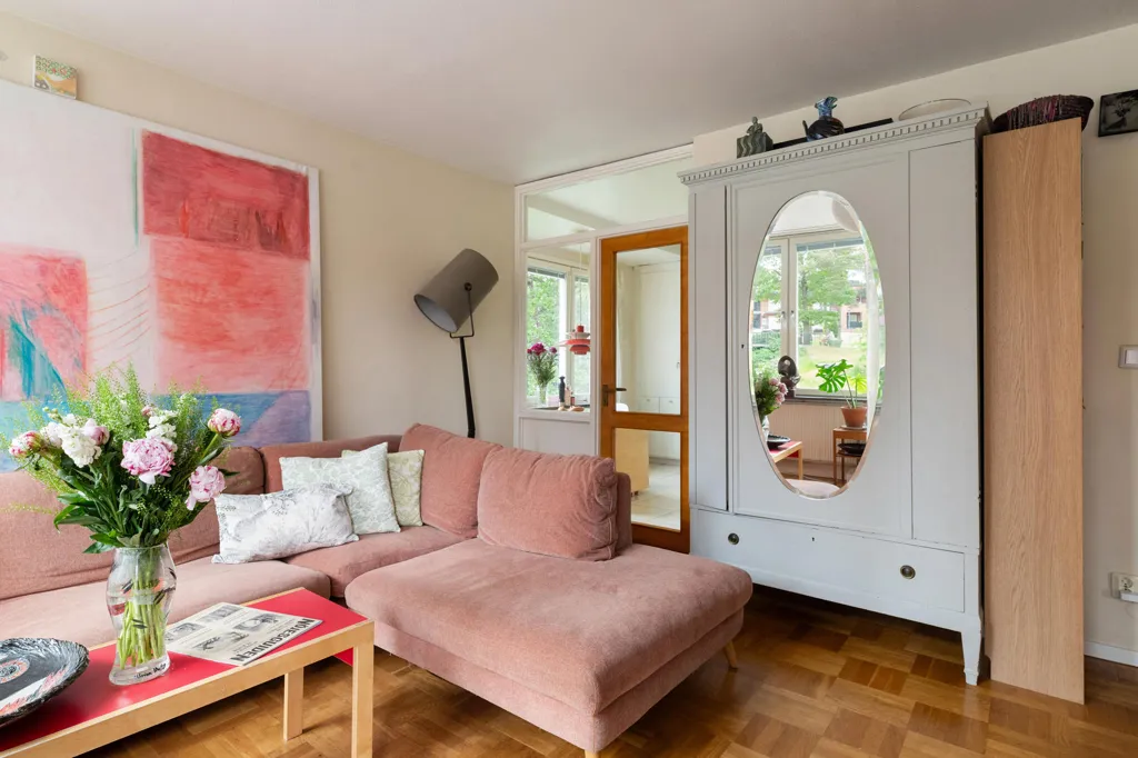 Séjour - Apartment with Balcony in Liseberg, Älvsjö