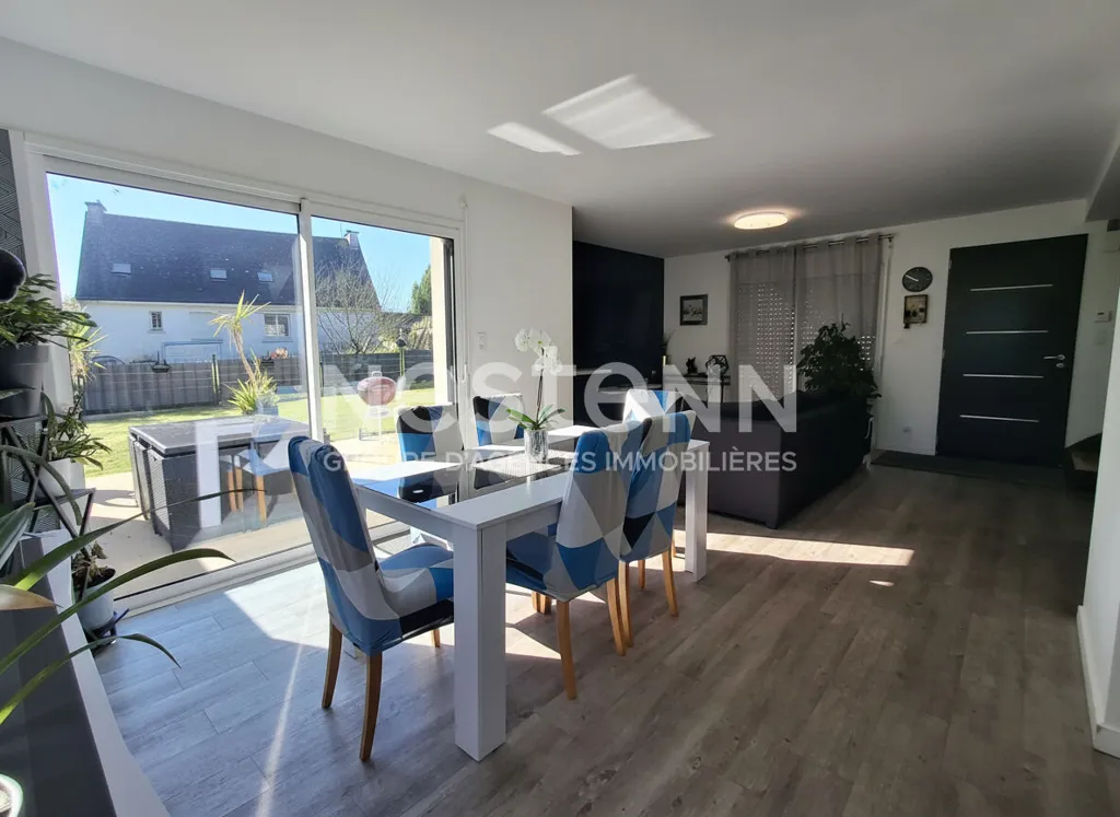 Sala da pranzo - Contemporary House with Suite in Elven Centre