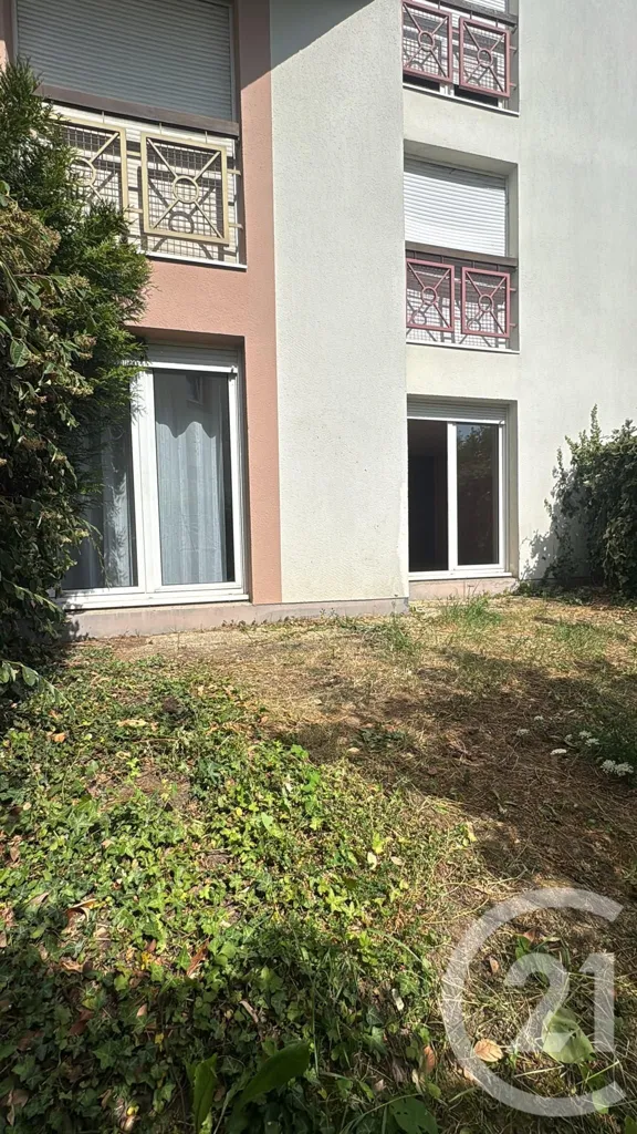 Aed - 2-Bed Apartment with Private Garden in Arpajon
