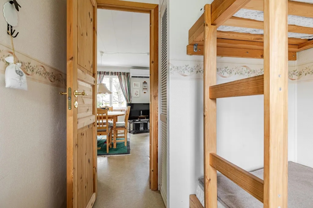 Magamistoad - Charming Cottage with Lake View in Virserum