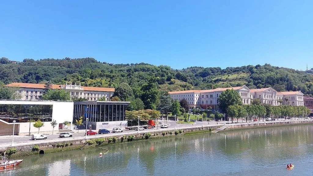 Student Flat with Central Location in Deusto