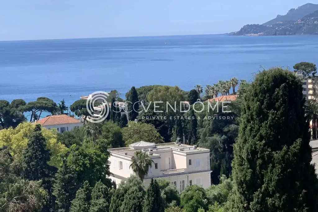 Duplex with Panoramic Sea View in Cannes