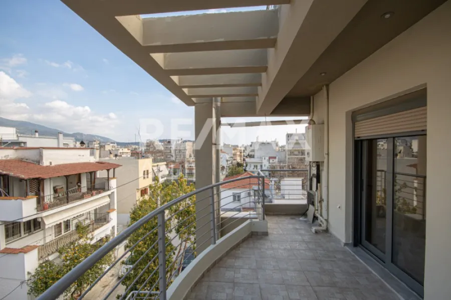 Balcone - Apartment with Balcony and View in Volos