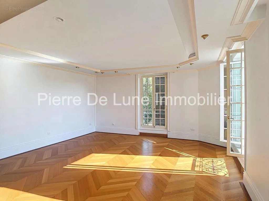 Soggiorno - Character House with Panoramic View in Caluire-et-Cuire