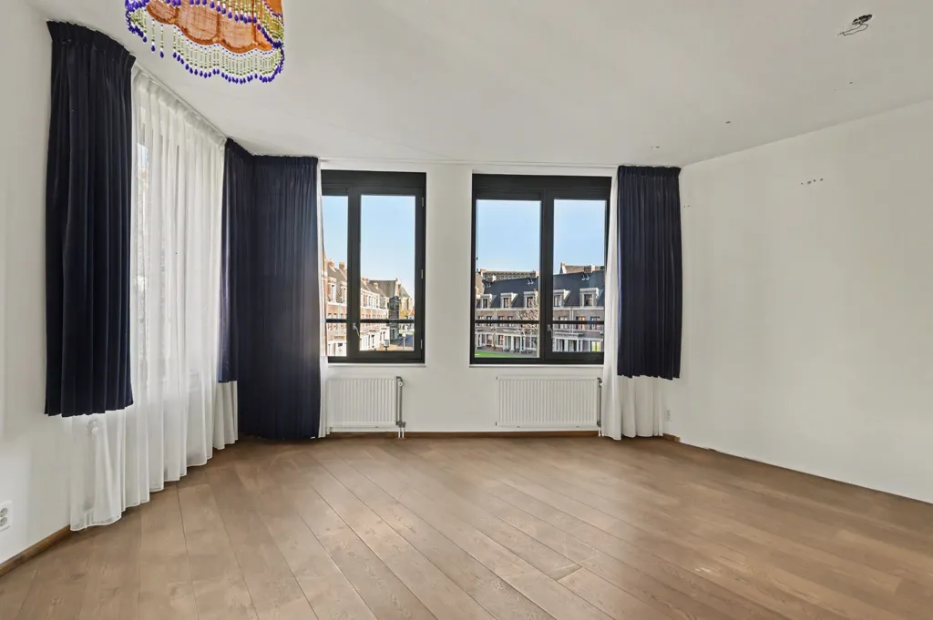 Toad - Corner Flat with River View in Brandepoort
