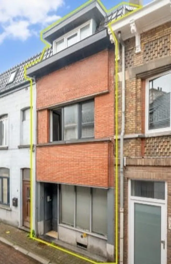 Esterno - Income-Generating House with Studio in Eeklo