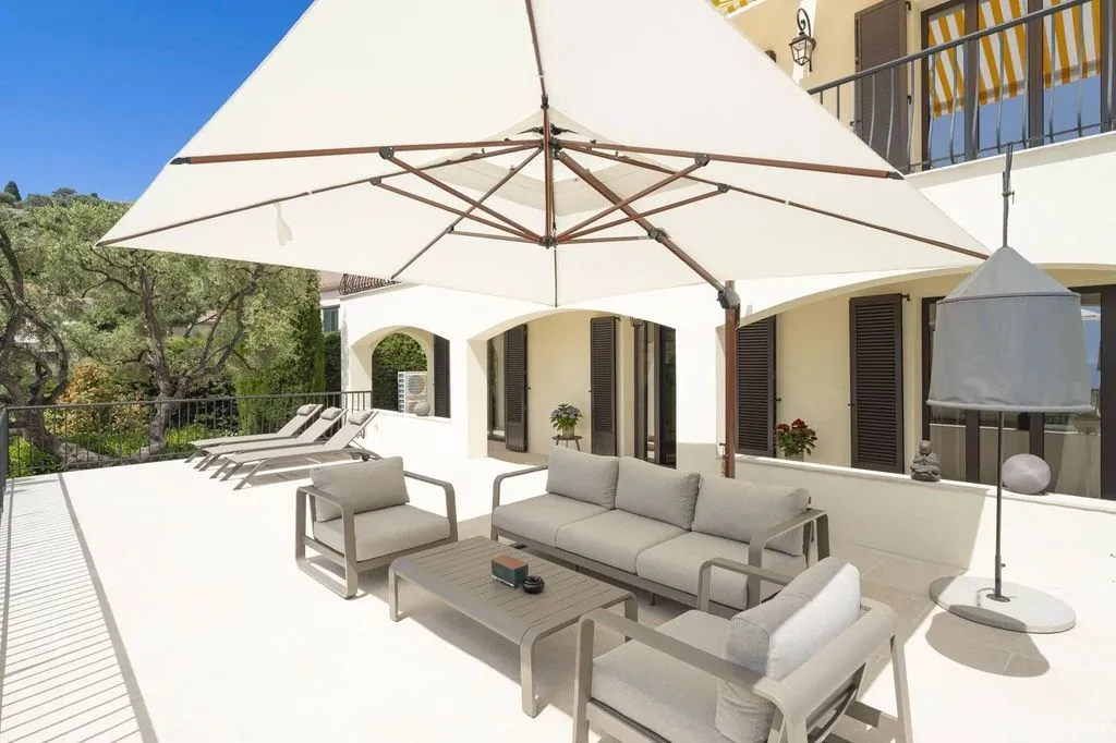 Terrace - Luxury Villa with Sea View in Roquebrune-Cap-Martin