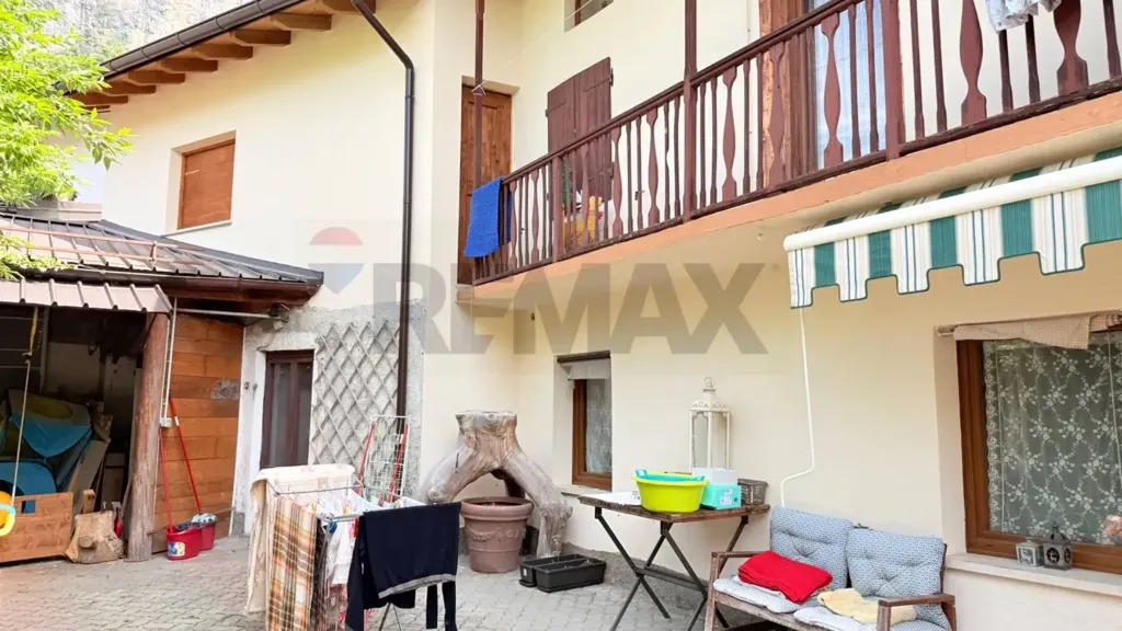 Terrasse - Rustic Villa with Garden in Fonzaso
