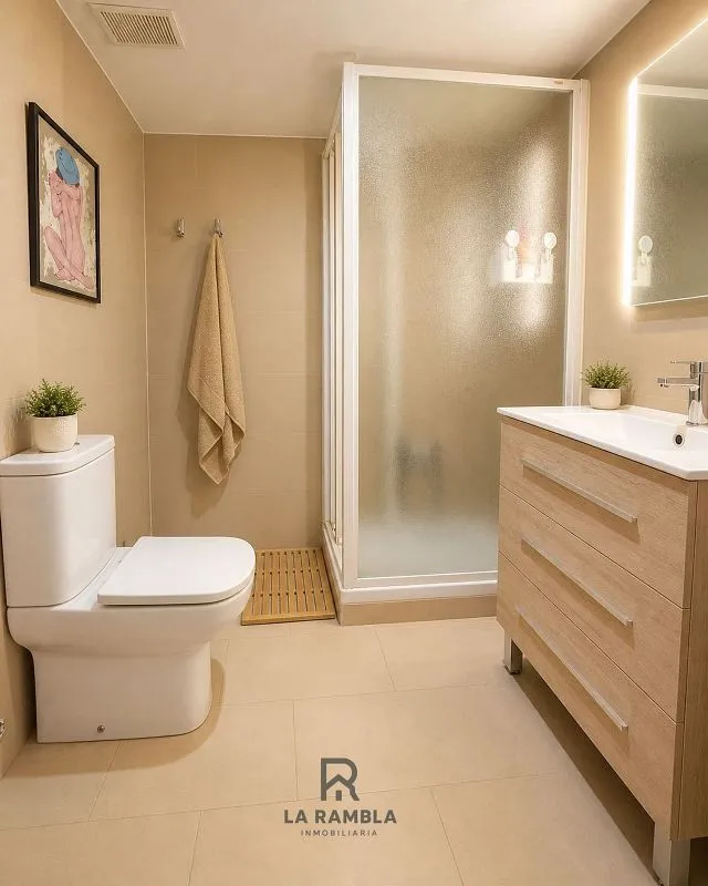 Bagni - Apartment with Balcony in Malilla