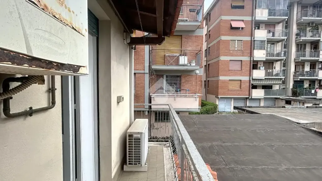 Balcone - Quadrilocale with Private Balcony in Pisa