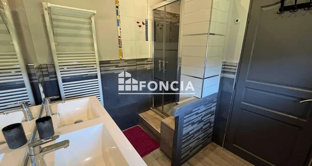 Salles de bain - Propriété de Caractère avec Piscine à Pamplonne