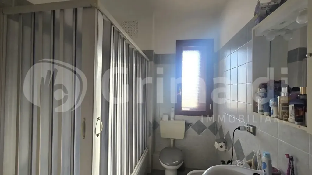 Salles de bain - Brightly Lit Two-Bedroom Flat in Palermo