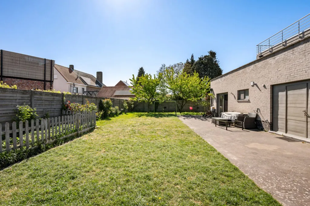 Aed - Spacious Apartment with Garden in Mol