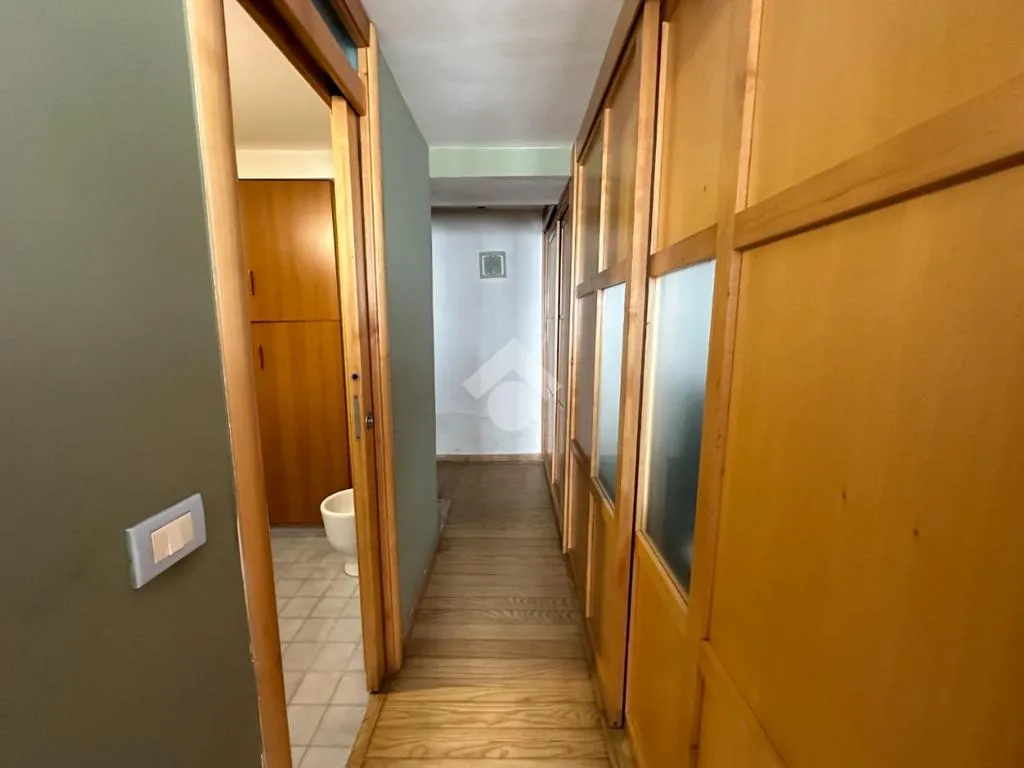 Entrée - Central Monolocale with Rental Income in Naples