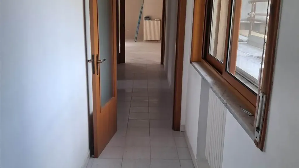 Esik - Spacious Apartment with Balcony in San Mango Piemonte